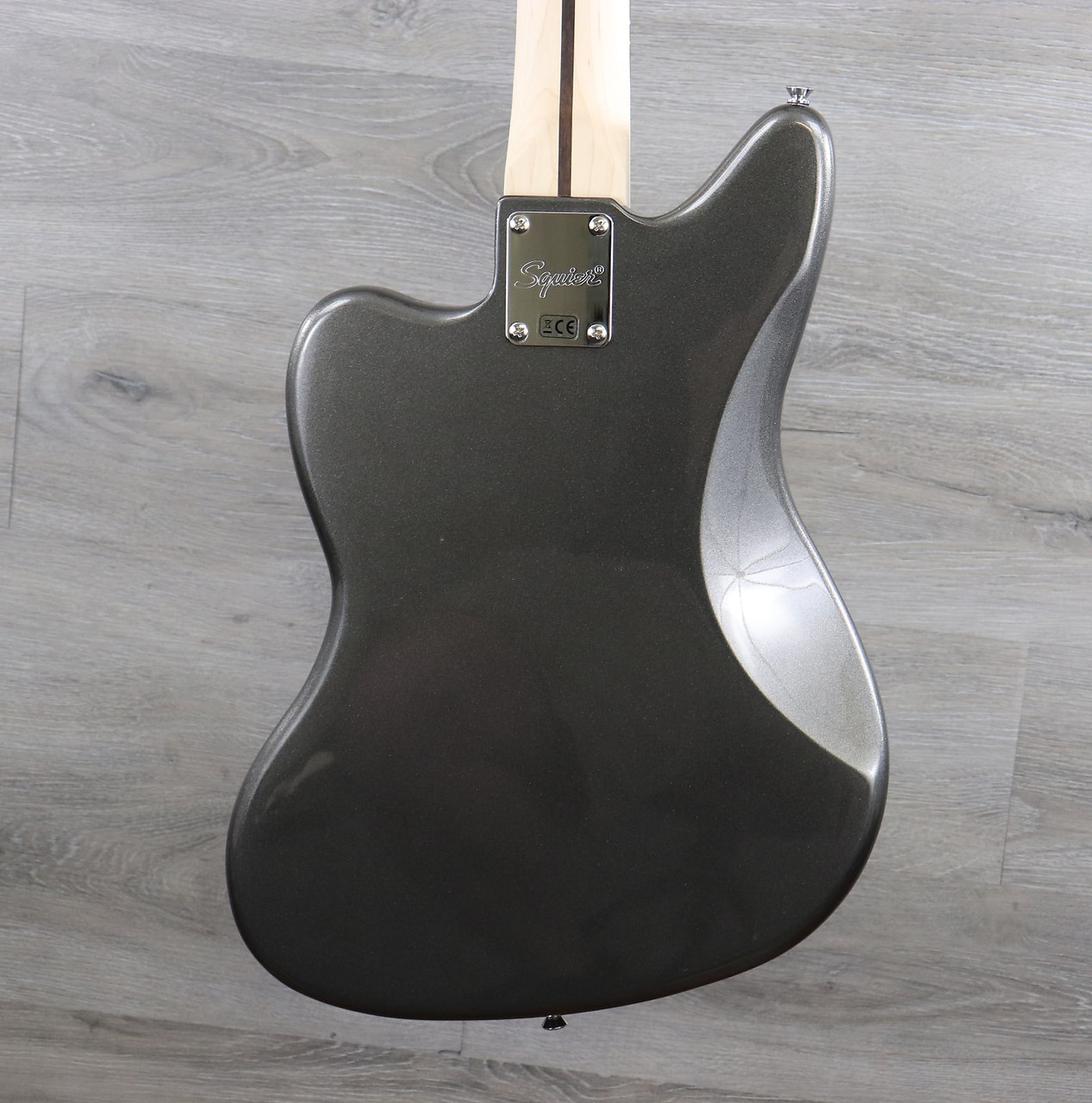 Squier Affinity Series™ Jaguar® Bass H, Laurel Fingerboard, Black