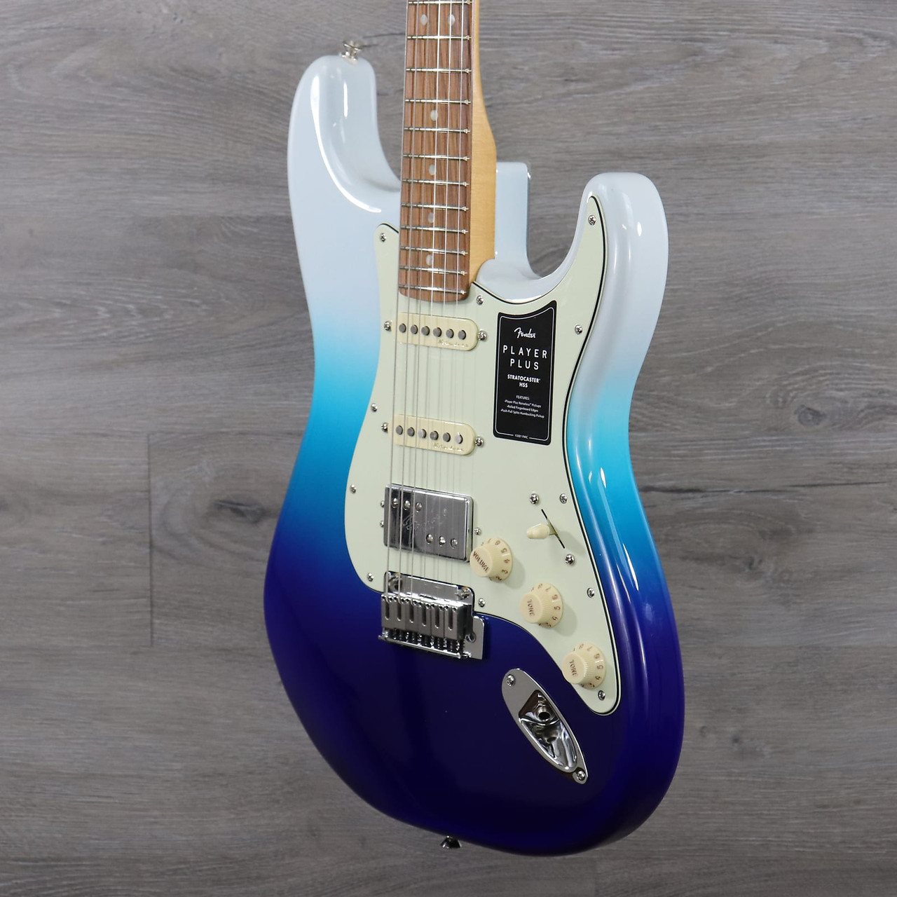 Fender Player Plus Stratocaster® HSS, Pau Ferro Fingerboard