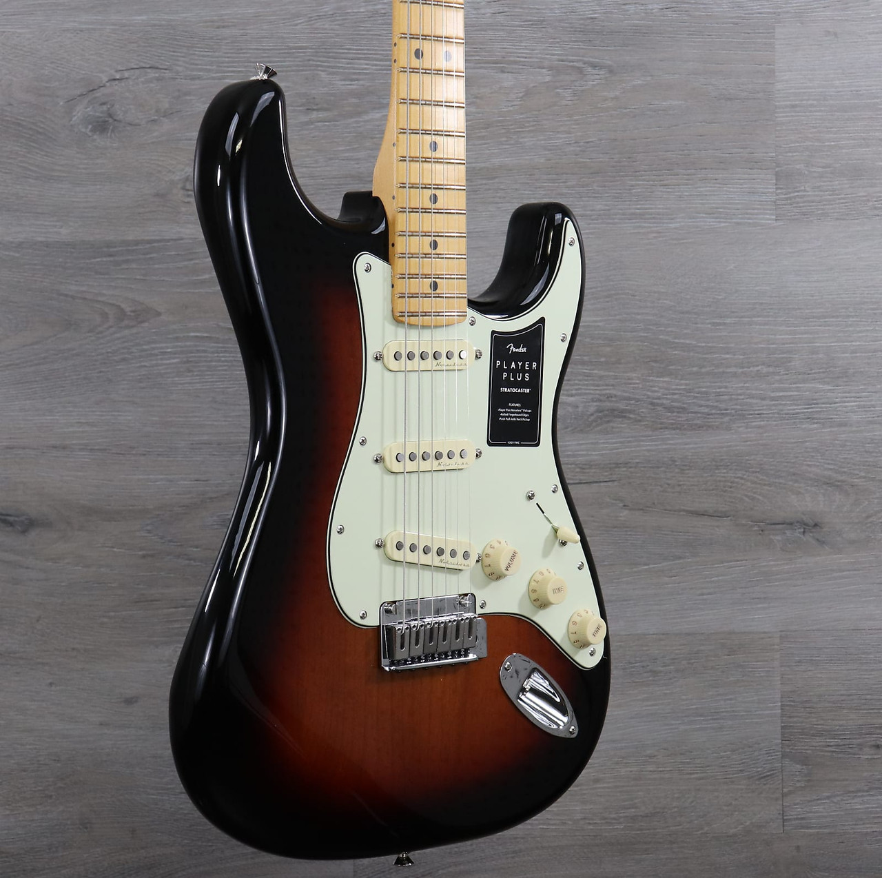 Fender Player Plus Stratocaster 3 Color Sunburst - K&S Music