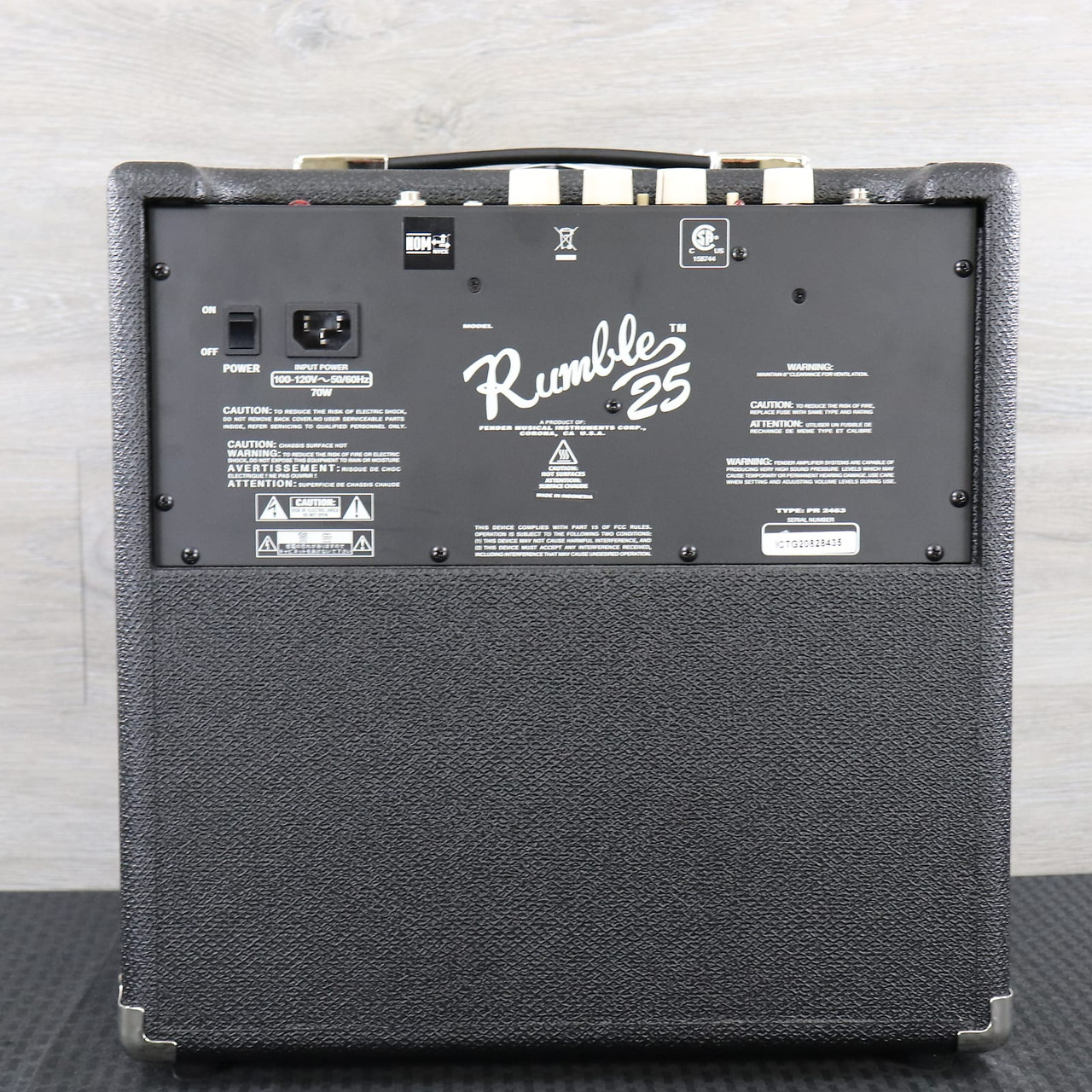 FENDER RUMBLE 25 (V3), 230V EUR, BLACK/SILVER