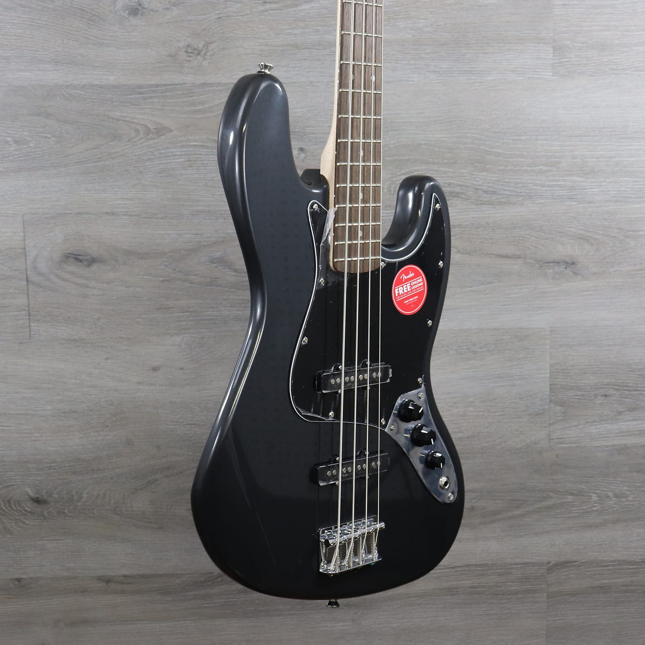 Squier Affinity Jazz Bass with Laurel Fretboard Charcoal Frost