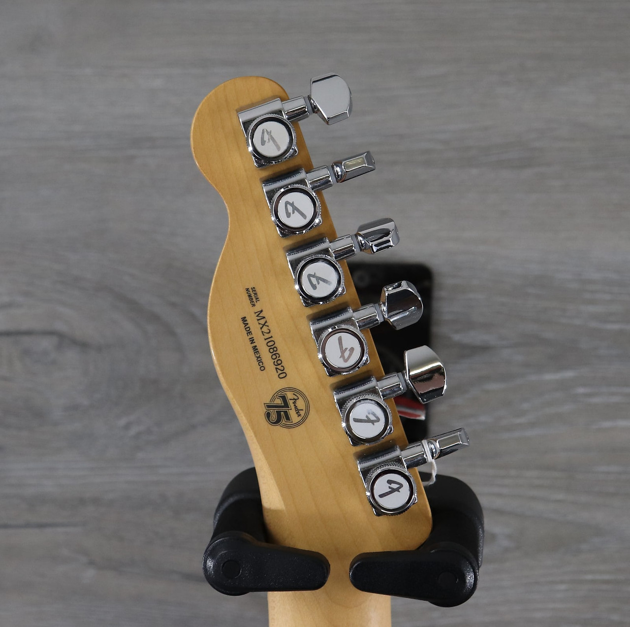 Fender Player Plus Telecaster with Maple Fretboard Cosmic Jade