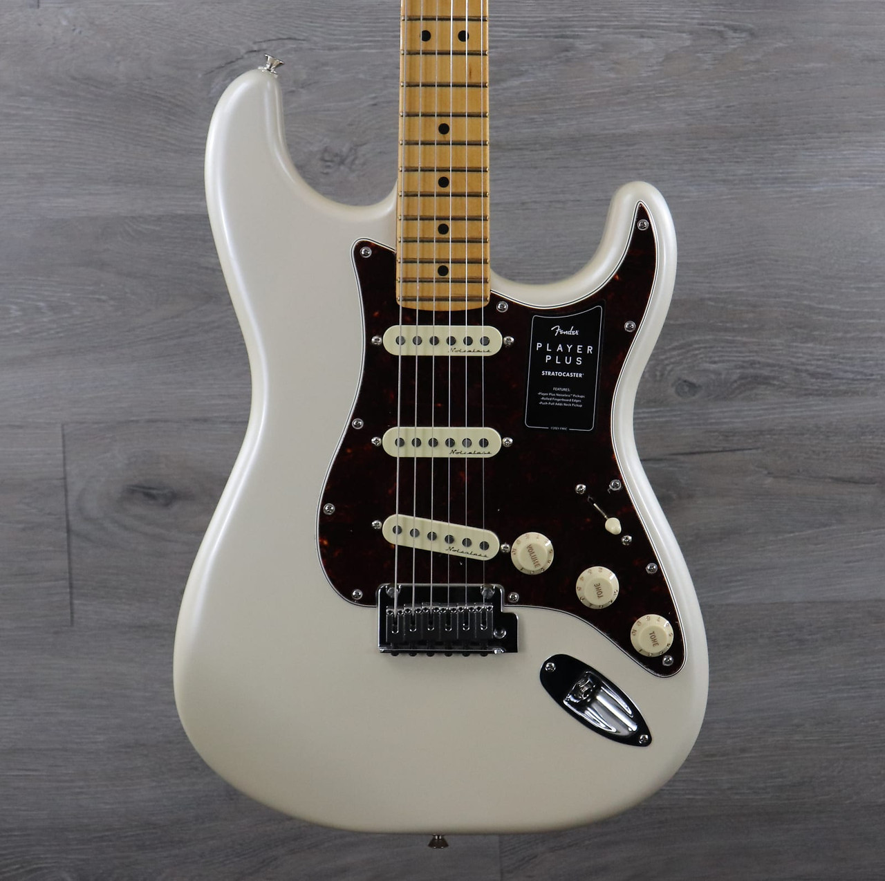 Fender Player Plus Stratocaster with Maple Fretboard Olympic Pearl