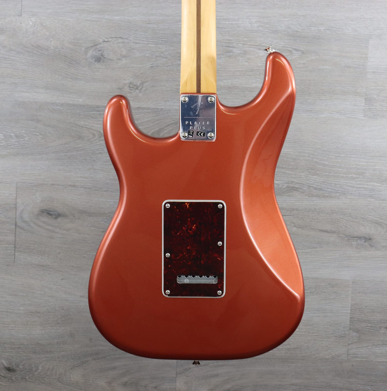 Fender Player Plus Stratocaster メタリックレッド Fender Player Plus Stratocaster® Aged Candy Apple Red - K&S