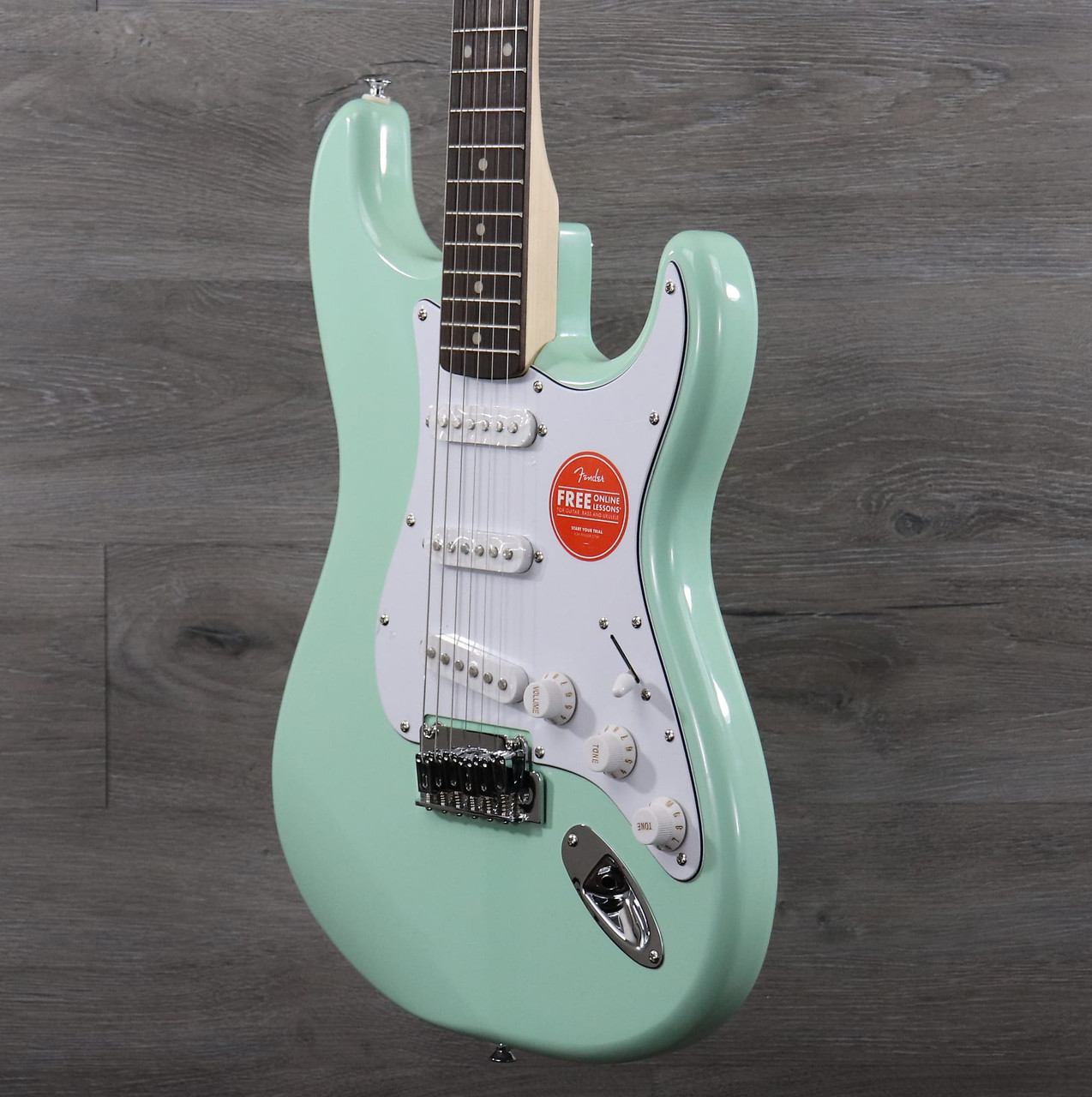 Squier FSR Affinity Series Stratocaster Laurel Fretboard White