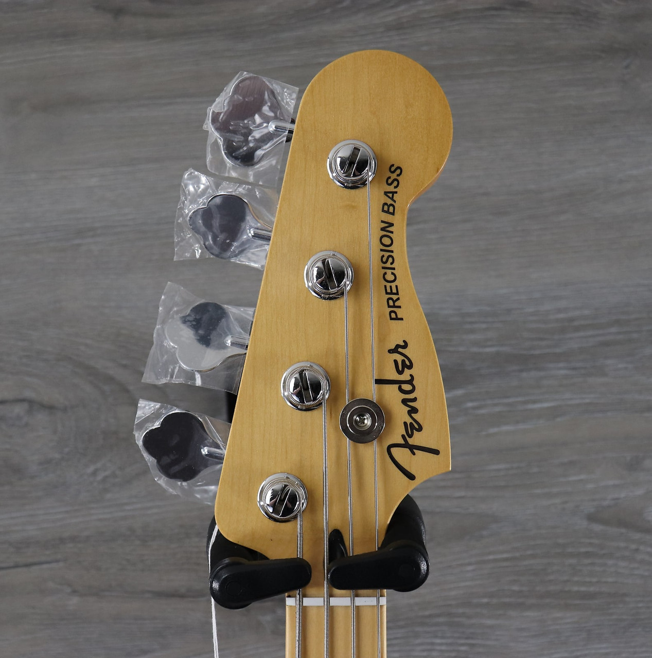 Fender Player Plus Precision Bass with Maple Fretboard Silver