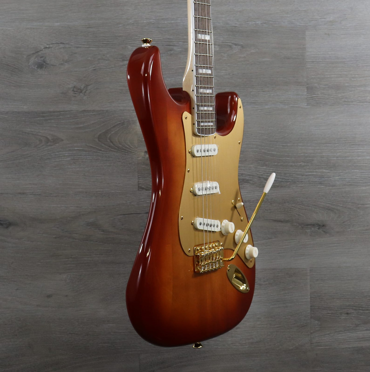 Squier 40th Anniversary Gold Edition Stratocaster Sienna Sunburst