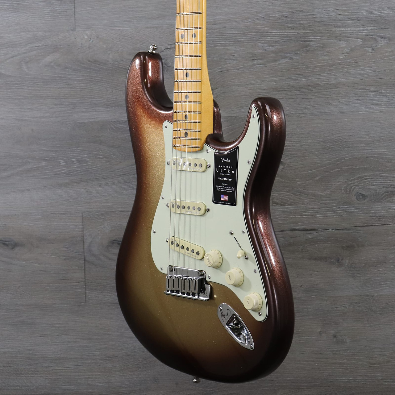 Fender American Ultra Stratocaster with Maple Fretboard Mocha