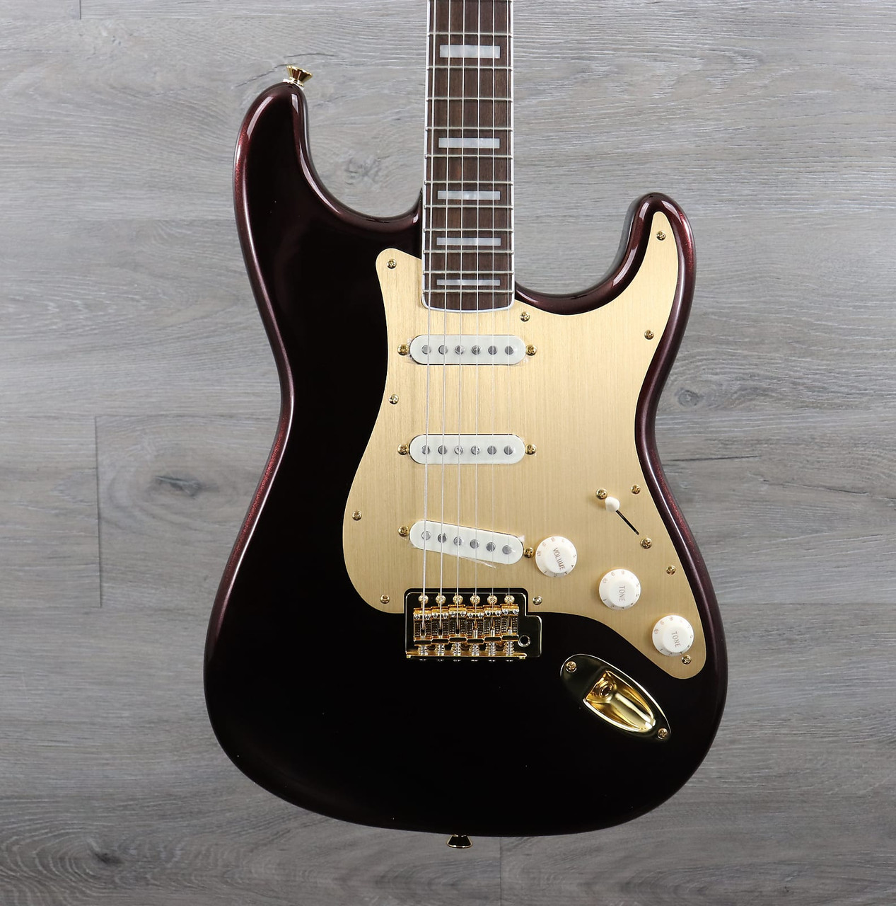 Squier 40th Anniversary Gold Edition Stratocaster Ruby Red