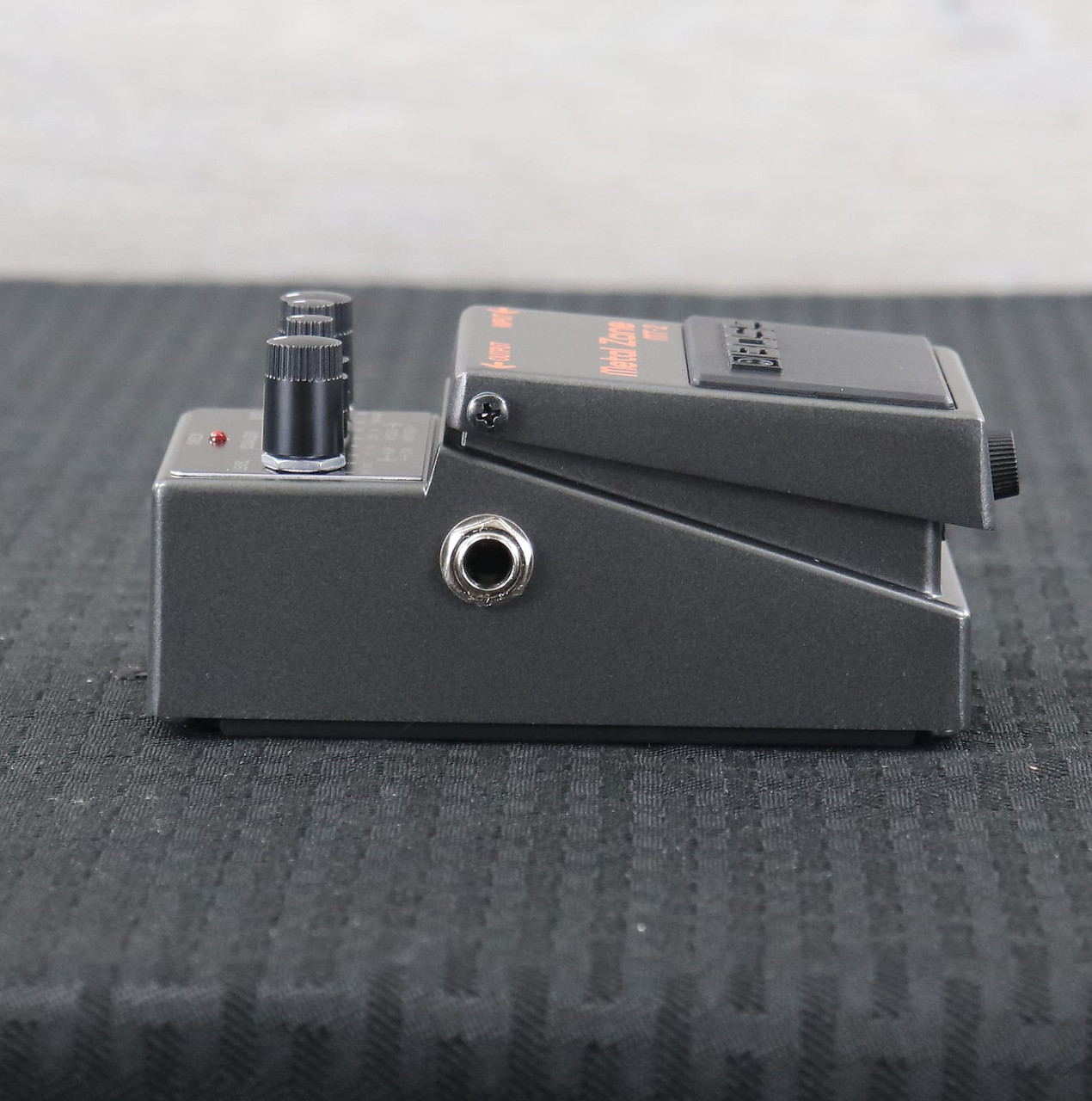 BOSS ( ボス )MT-2 l Zone Amazon.com: Boss MT-2 Metal Zone Distortion Guitar Pedal