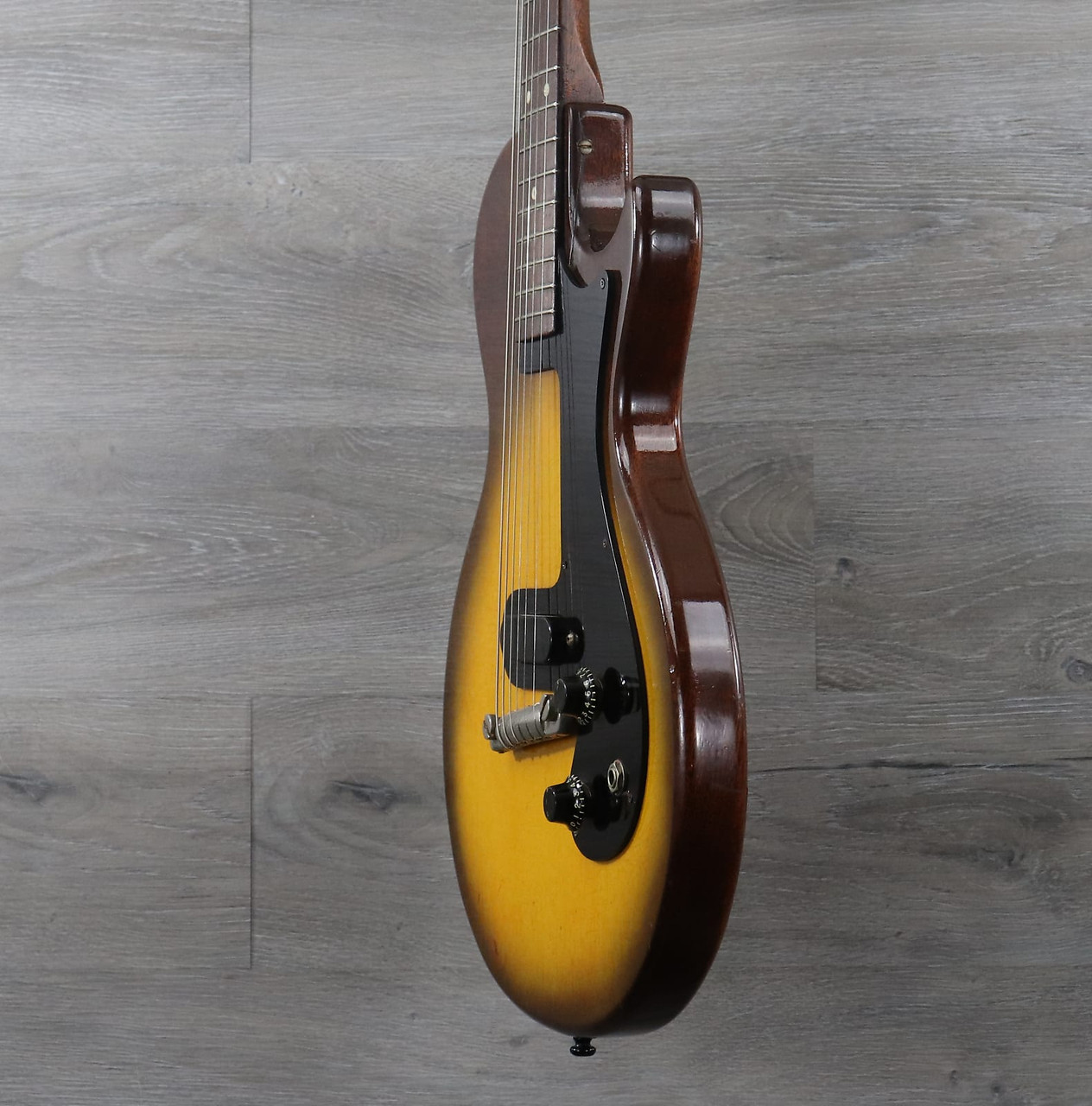 Gibson Melody Maker サンバースト vintage-gibson-melody-maker-