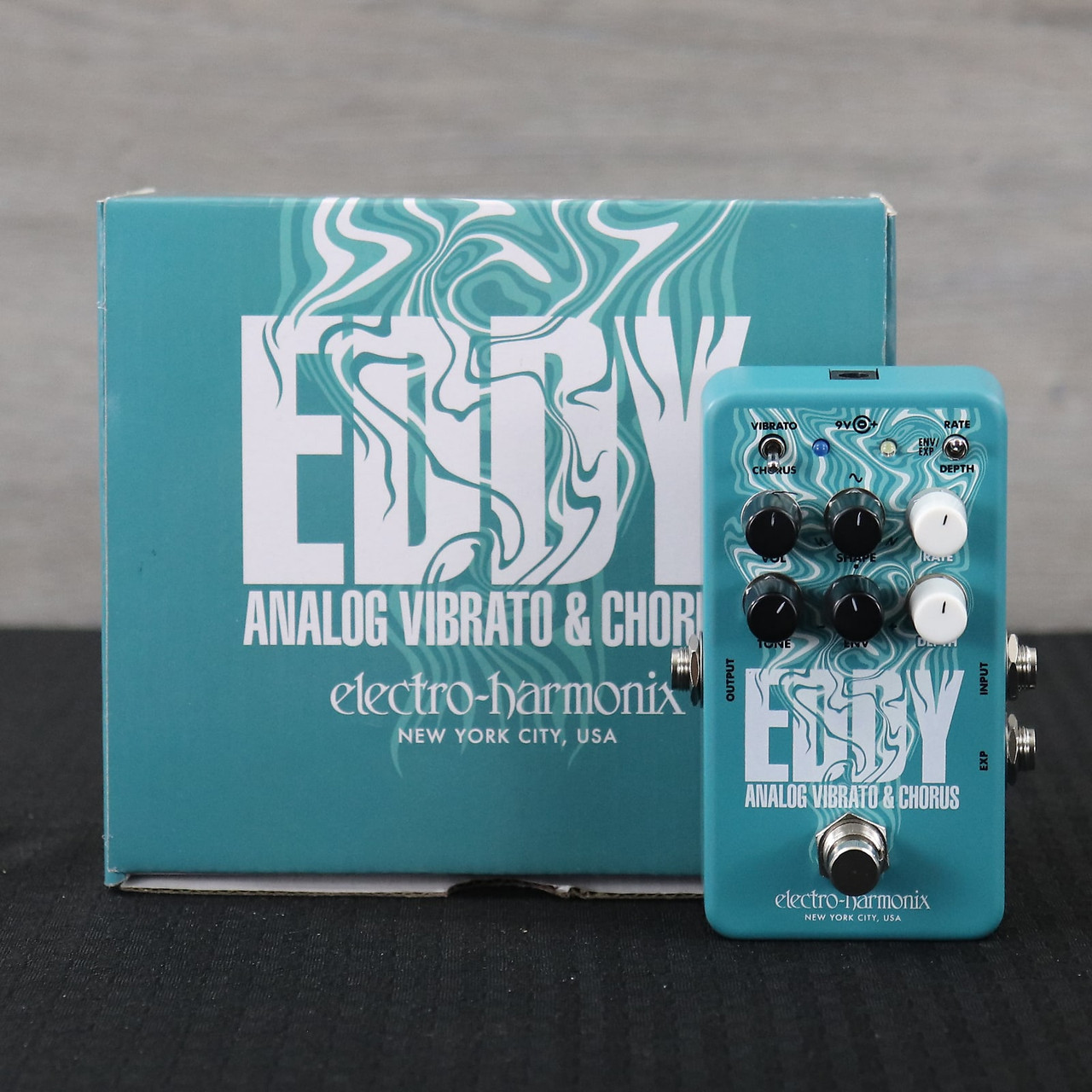 Electro-Harmonix Eddy Analog Chorus and Vibrato Aqua