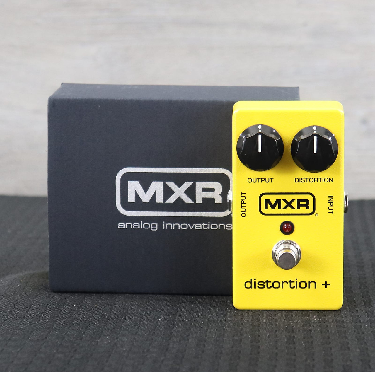 MXR M-104 Distortion + Yellow