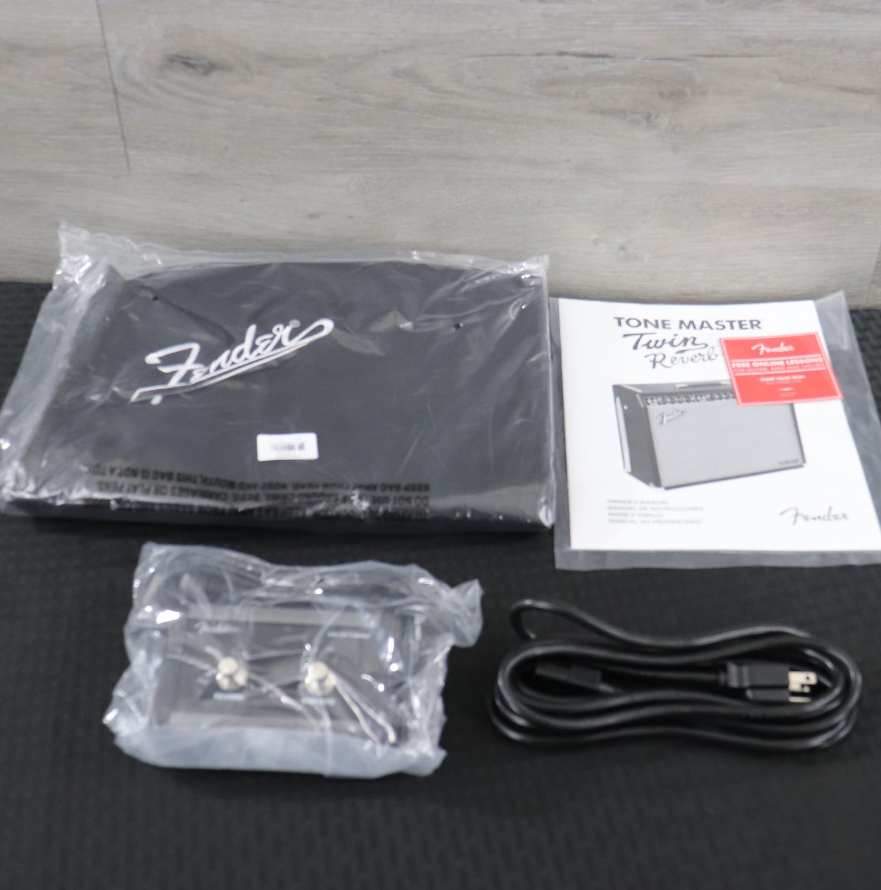 Fender Tone Master Twin Reverb 2Channel 85Watt 2x12" Digital Guitar