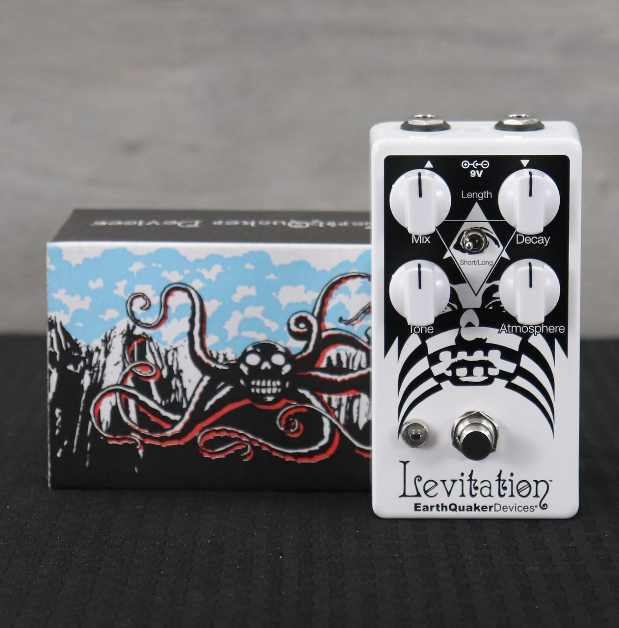 EarthQuaker Devices Levitation Reverb V2 White / Black Print