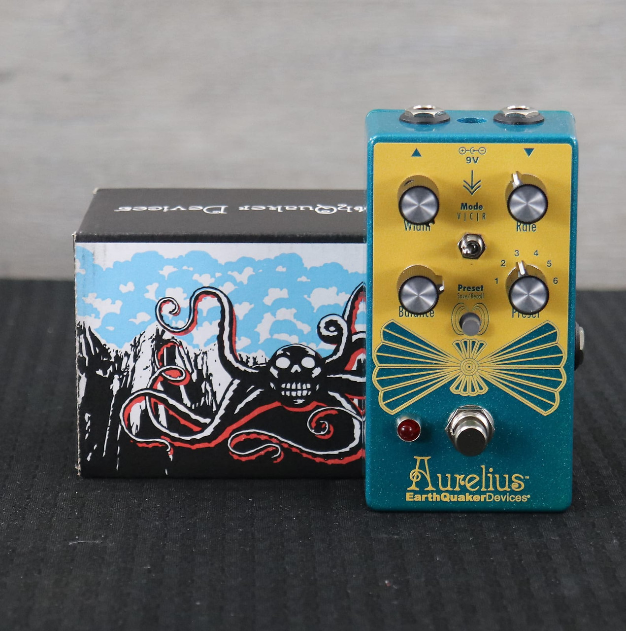 コンプEarthQuaker Devices Aurelius 新品未使用 ギター