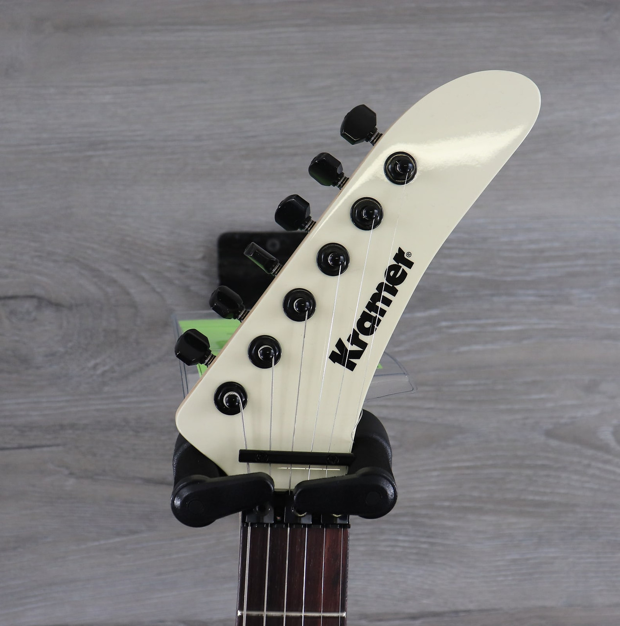 Kramer Baretta White - Music Special Vintage Guitar in The 