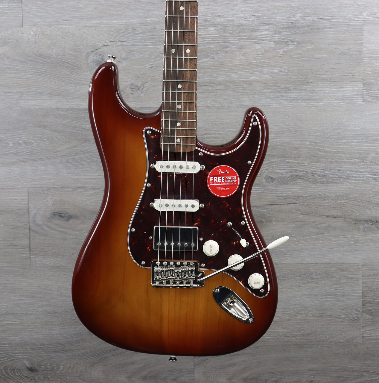 Squier Classic Vibe '60s Stratocaster HSS Sienna Sunburst - K&S Squier Classic Vibe '60s Stratocaster HSS Sienna Sunburst - K&S