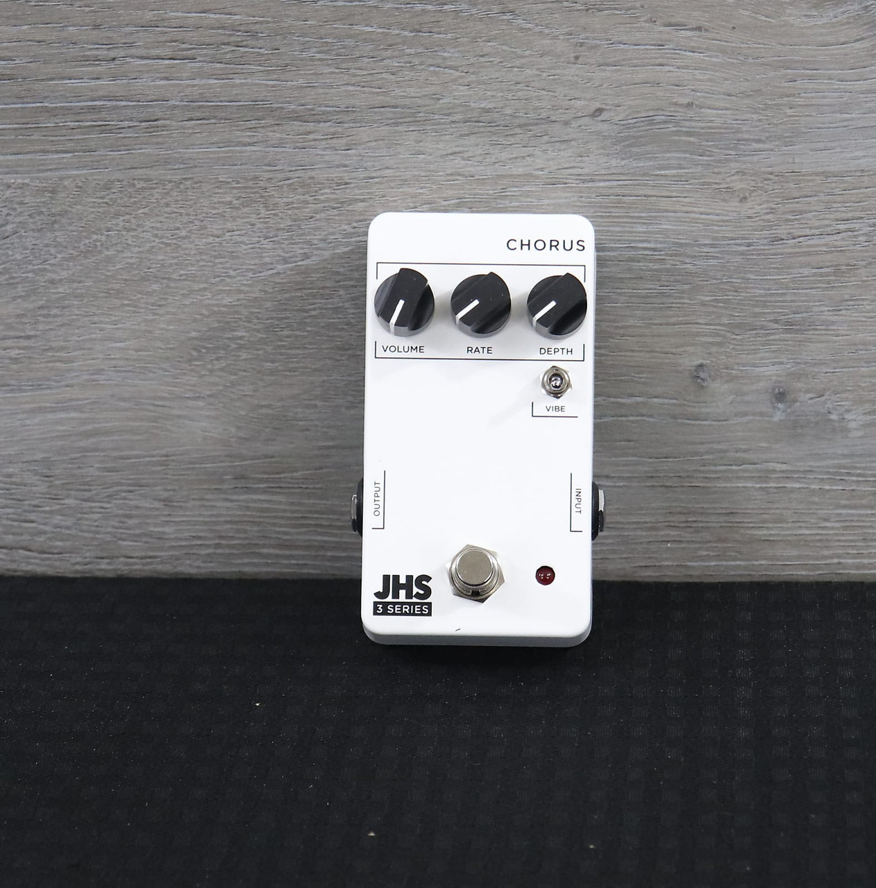 JHS 3 Series Chorus White - K&S Music Center LLC