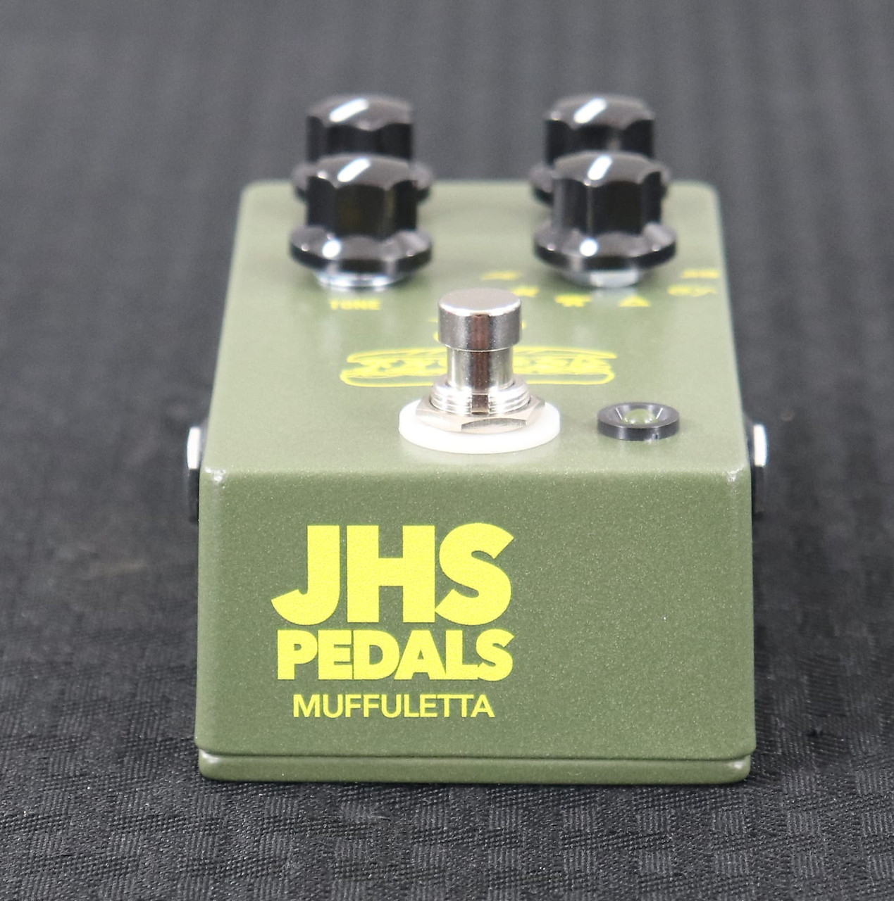新品 未使用 JHS Pedals Muffuletta Army Green JHS Muffuletta 6-way Fuzz Pedal - Army Green | Sweetwater