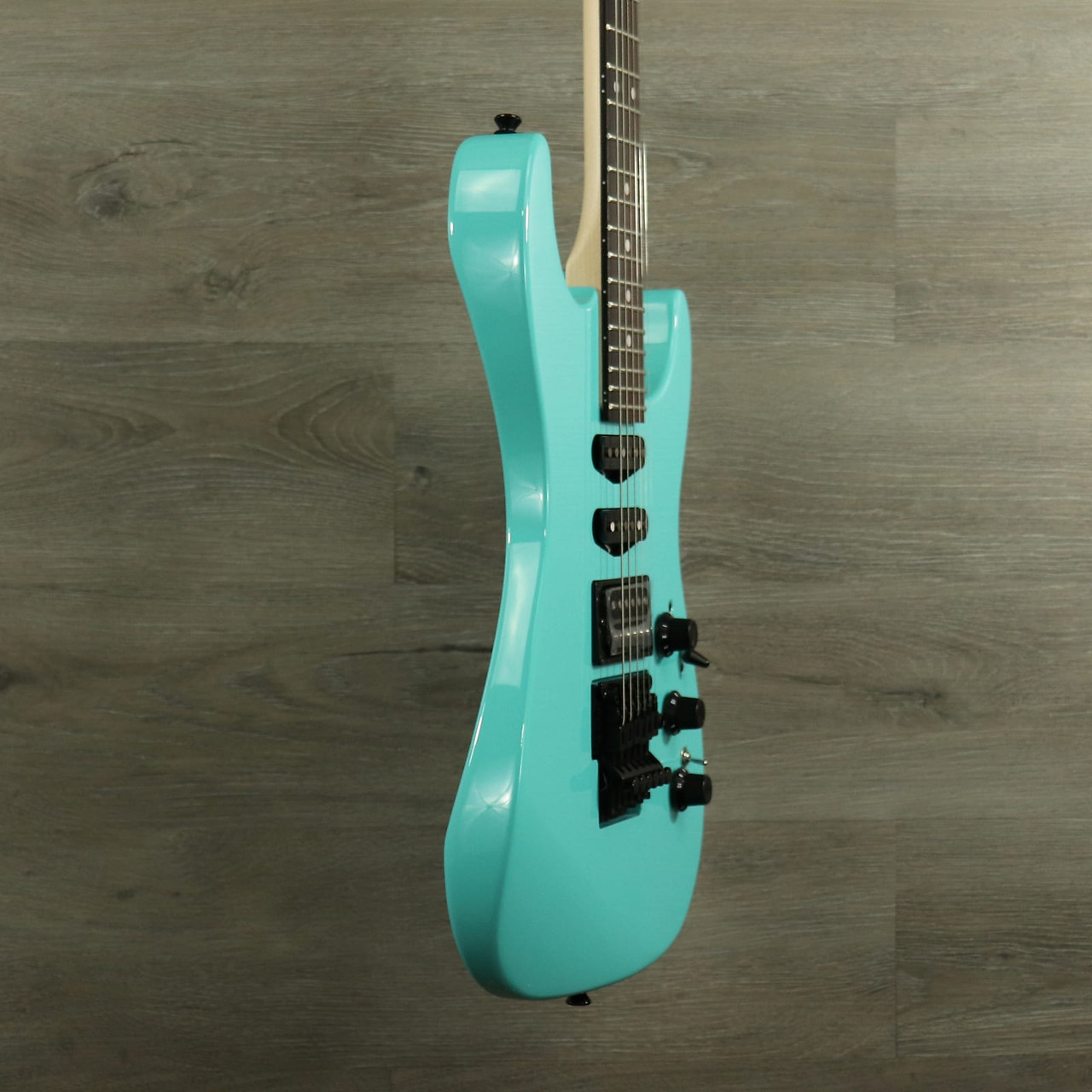 Fender Limited Edition HM Strat Reissue Ice Blue