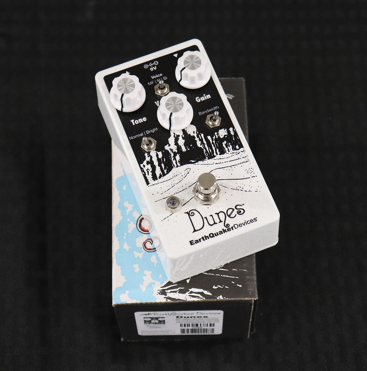 EarthQuaker Devices Dunes Mini Mega Ultimate Overdrive V2 White