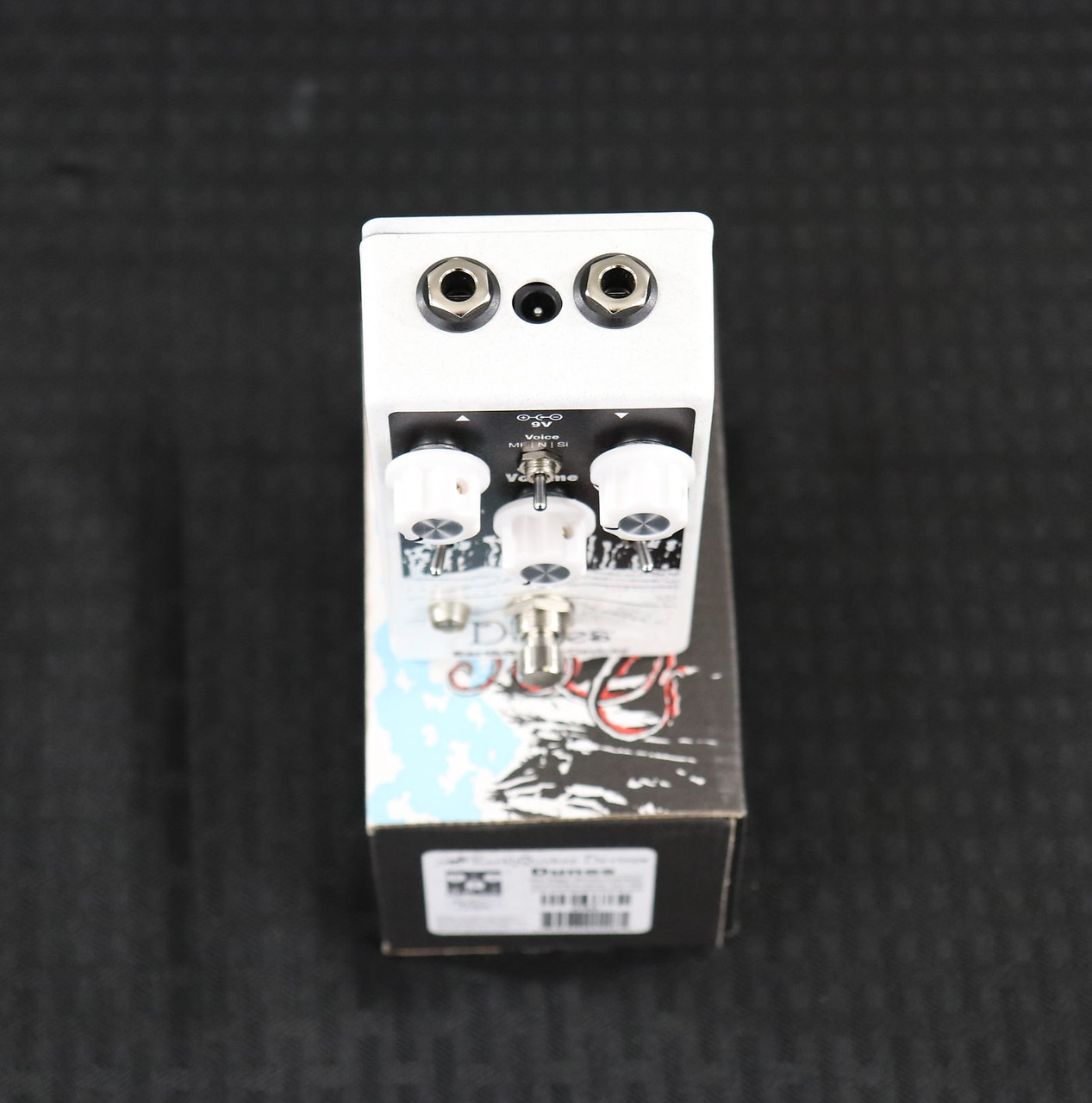 EarthQuaker Devices Dunes Mini Mega Ultimate Overdrive V2 White