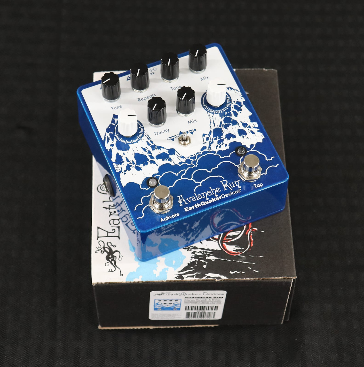 EarthQuaker Devices Avalanche Run Stereo Delay & Reverb with Tap