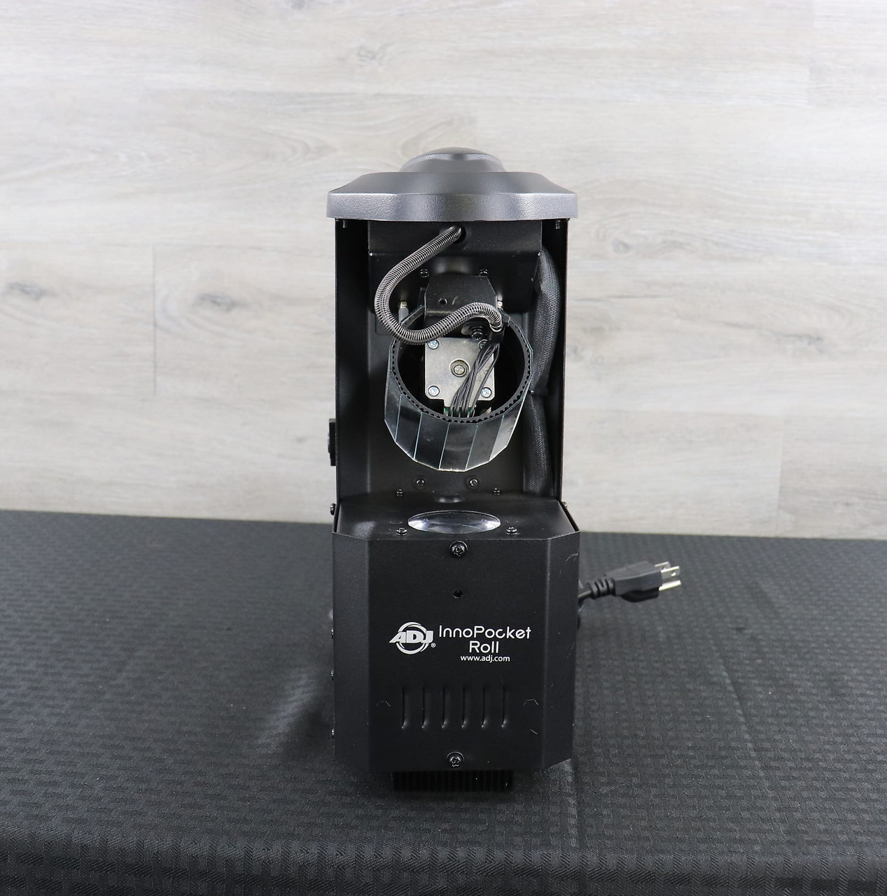 American DJ INN637 Inno Pocket Roll Compact LED Barrel Scan Light