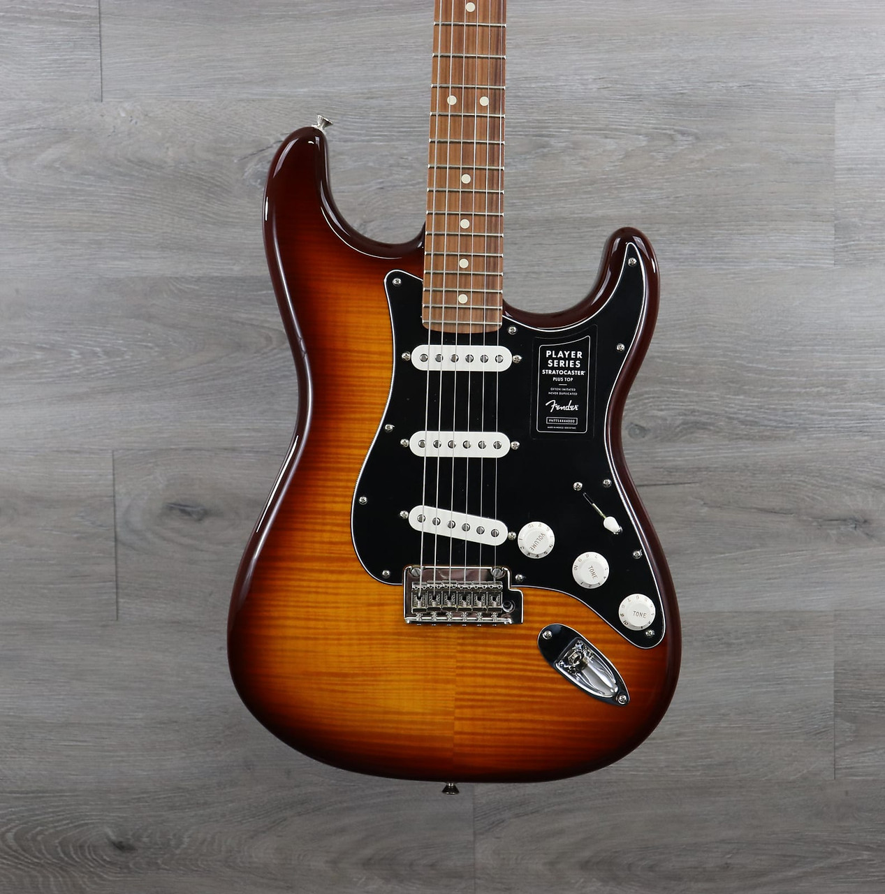 Fender Player Stratocaster Plus Top with Pau Ferro Fretboard