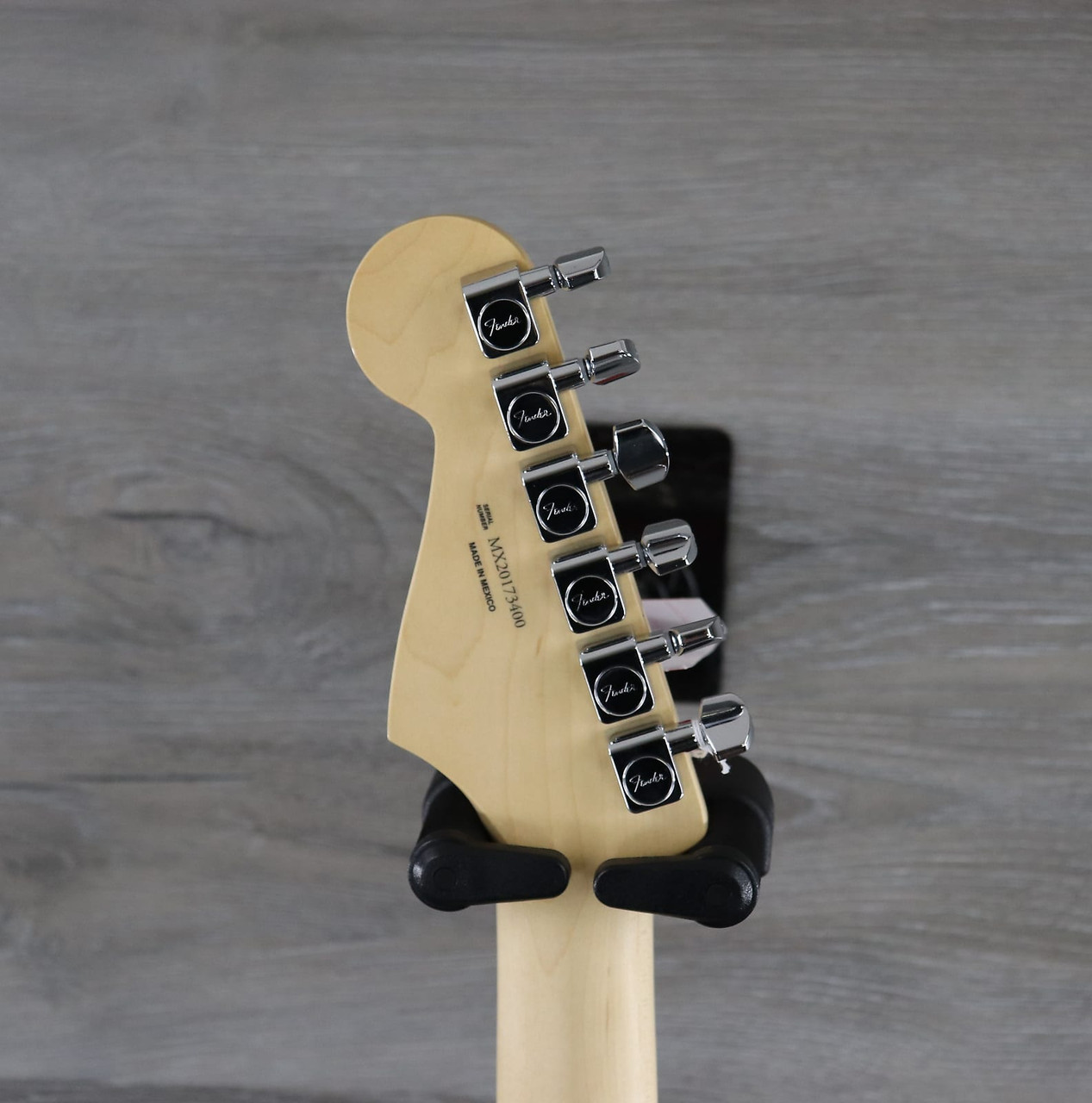 Fender Player Stratocaster with Maple Fretboard Polar White - K&S