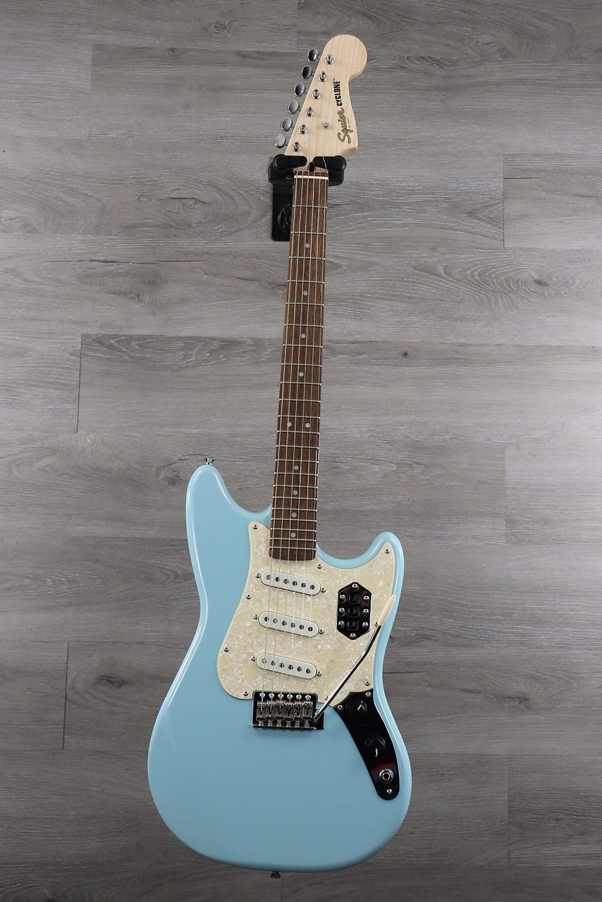 Squier Paranormal Cyclone Daphne Blue