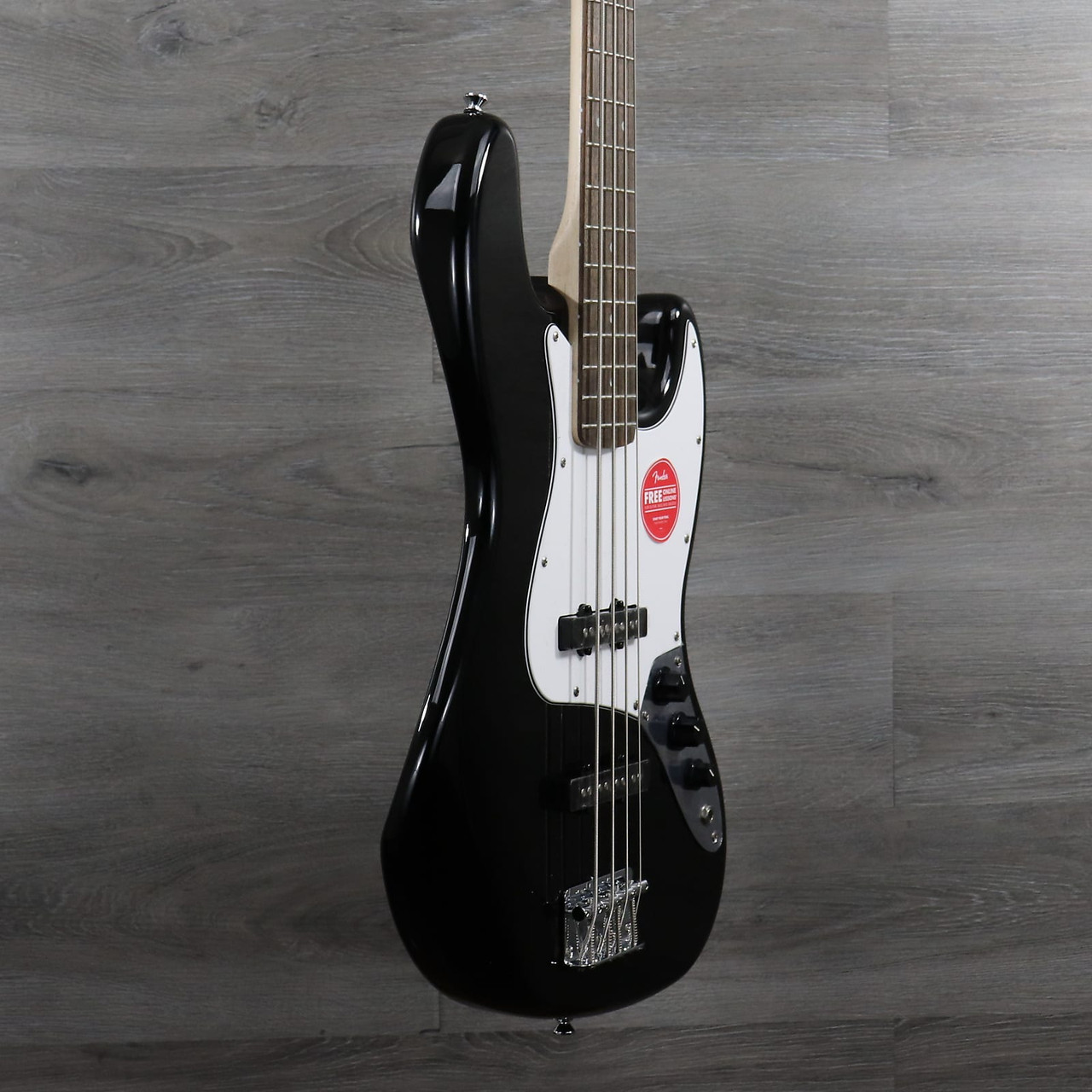 Squier Affinity Jazz Bass with Indian Laurel Fretboard Black - K&S