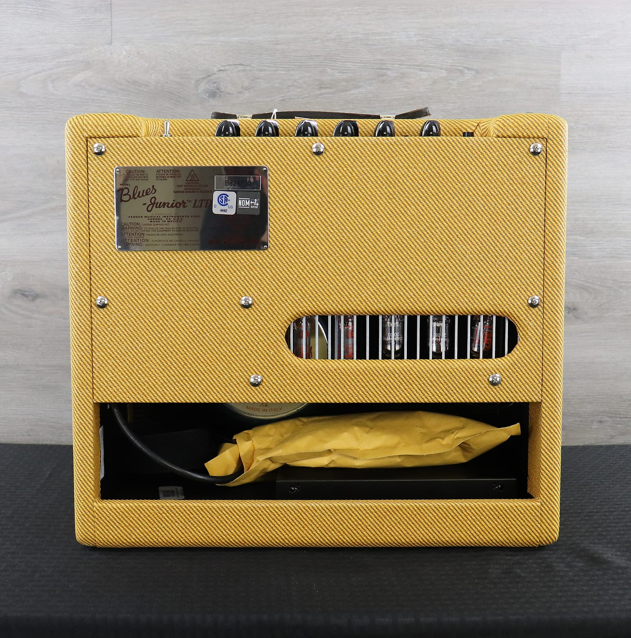 3/27,3/28 18〜20時の間引き取りに来ていただける方限定 Fender Blues
