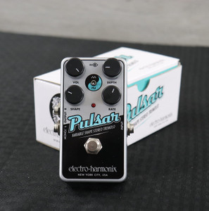 Electro-Harmonix Nano Pulsar Silver / Black Electro-Harmonix Nano Pulsar Silver / Black