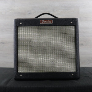 Fender Pro Junior IV SE 1x10 15W Tube Combo Amp Black