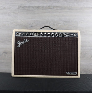 Fender Tone Master Deluxe Reverb 2-Channel 22-Watt 1x12" Digital Guitar Combo Blonde Fender Tone Master Deluxe Reverb 2-Channel 22-Watt 1x12" Digital Guitar Combo Blonde