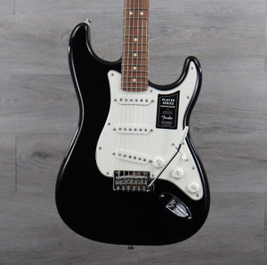 Fender Player Stratocaster with Pau Ferro Fretboard Black
