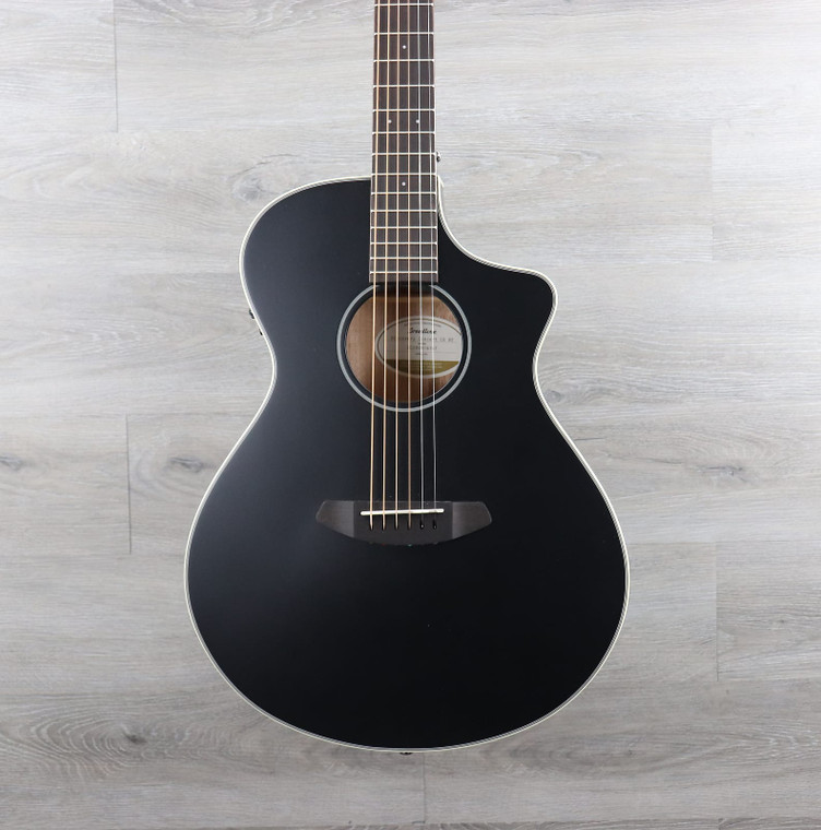 Breedlove Discovery Concert Sunburst