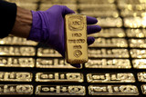 Soaring Gold Prices: A Bad Omen for the Dollar?