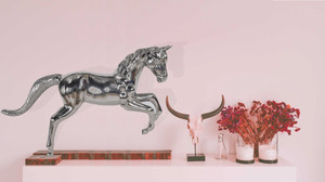 Large Silver Horse Statue N270-364226