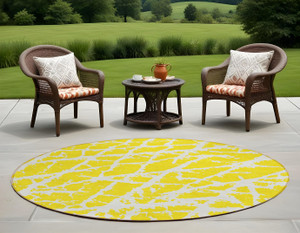 8' Round Yellow and White Round Abstract Washable Non Skid Indoor Outdoor Area Rug N270-559339