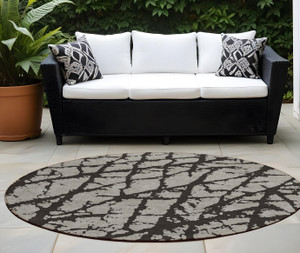 8' Round Black and White Round Abstract Washable Non Skid Indoor Outdoor Area Rug N270-559240