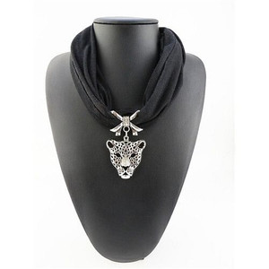 Leopard Head Pendant High Fashion Short Cool Style Women Scarf Necklace - Black A392-fasn0530