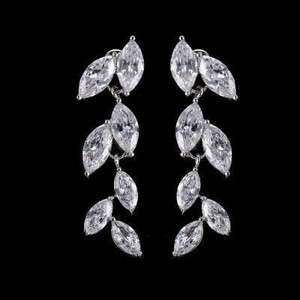 Crystal Foliage Drop Earrings K290-50773239365905