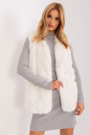 beige - Gilet model 186709 AT U704-186709