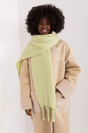 green - Shawl model 190589 AT U704-190589