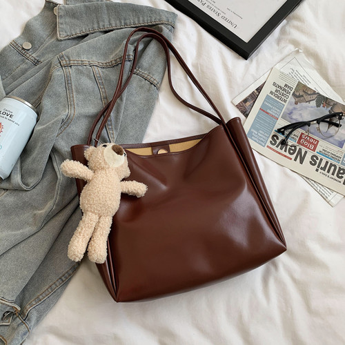 Color: Brown bear pendant - Autumn And Winter Large Capacity Bag Versatile Texture One shoulder Col Q119-CJNS109411206FU