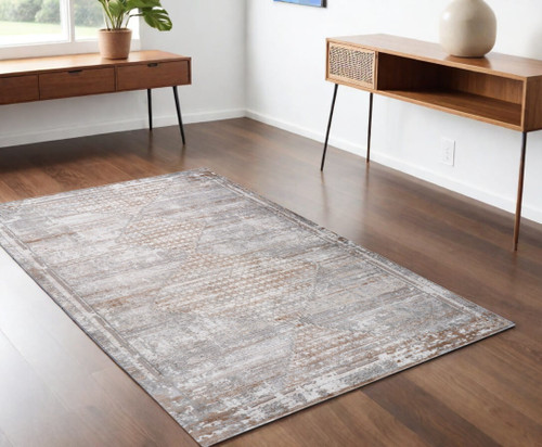 4' X 6' Gray and Brown Abstract Distressed Area Rug N270-558952