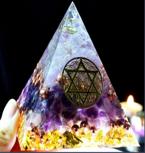 Color: Purple, Size: 9cm - Natural Crystal Crushed Stone Crystal Healing Resin Epoxy Pyramid Crafts Q119-CJZS121718106FU
